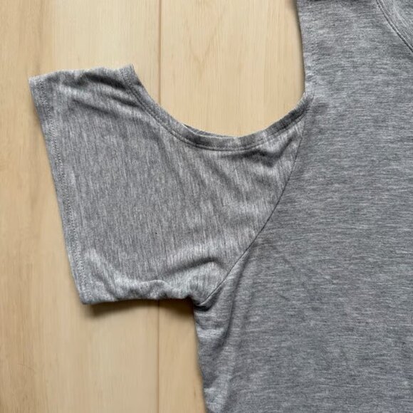 Vince Camuto Short Sleeve Cold Shoulder Top Size L - Picture 2 of 4